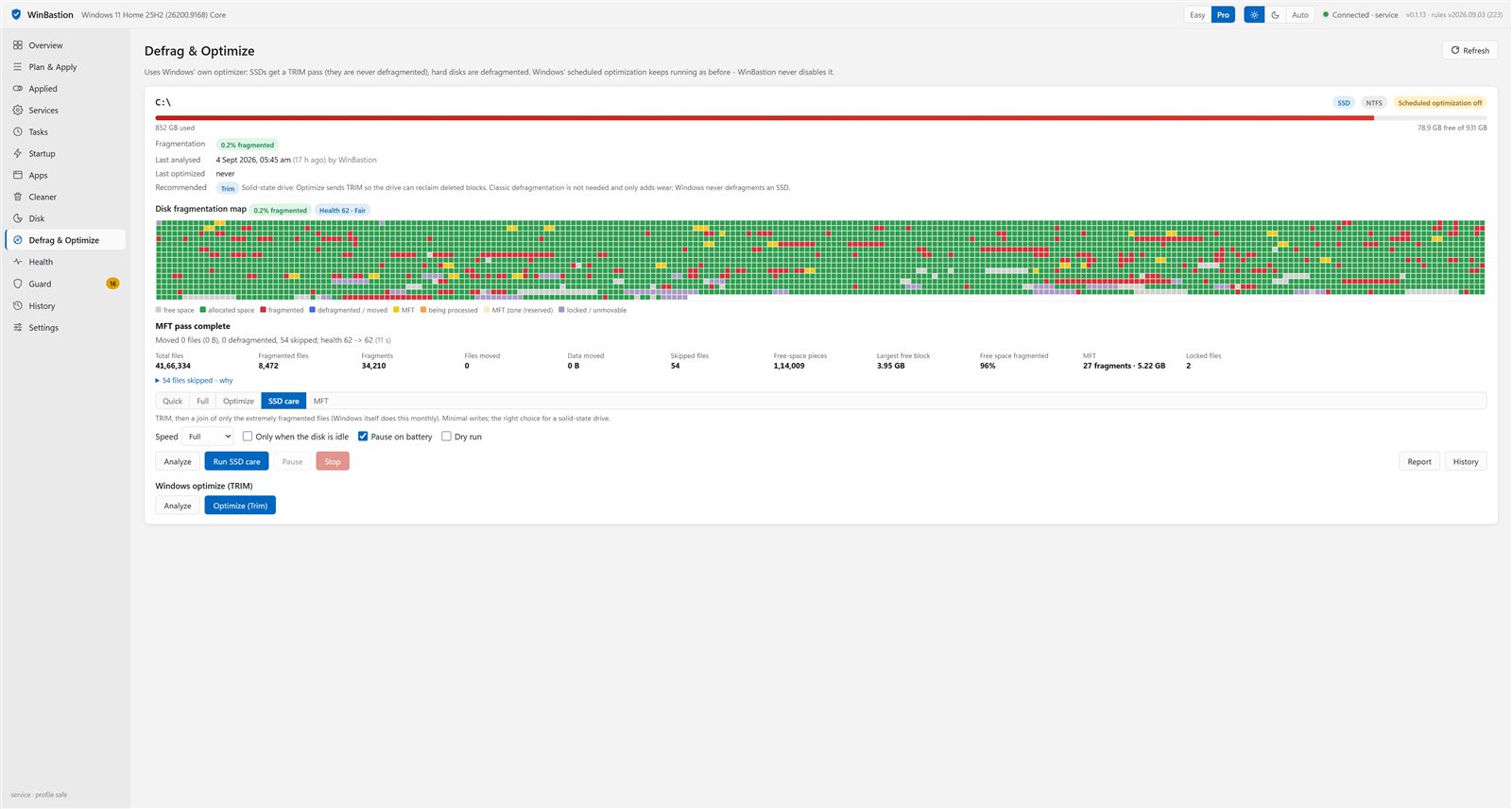 Defrag and Optimize view with the cluster map, statistics grid, mode selector and options